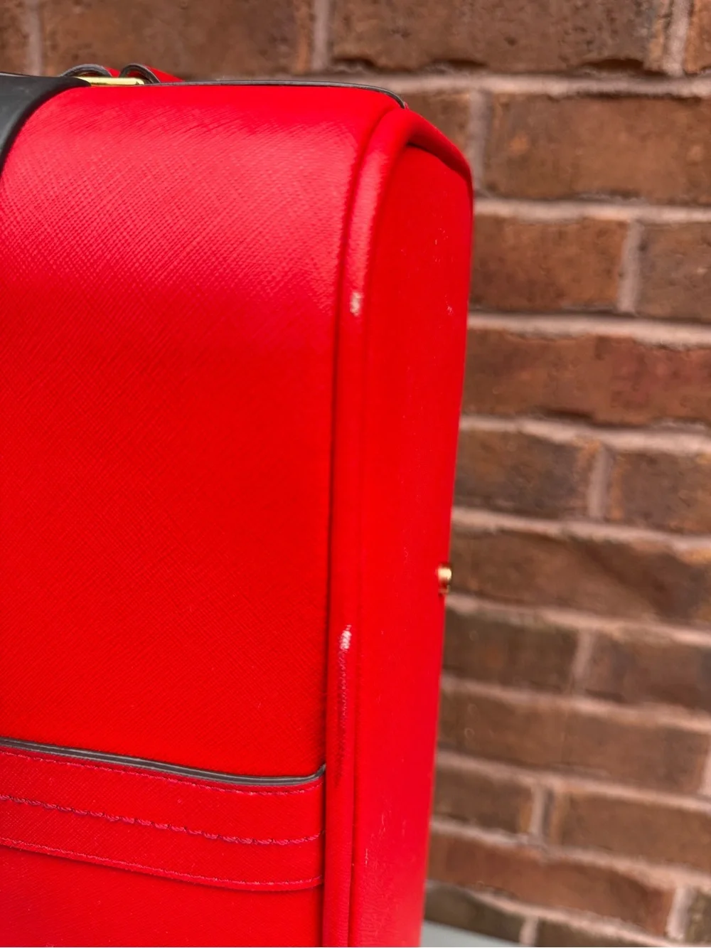 Henri Bendel New York Red Spinner Carry-On Suitcase Luggage - Picture 6 of 13
